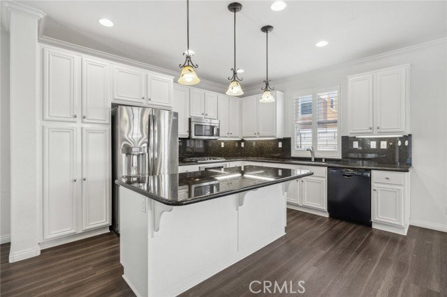 Building Photo - 27 Sacred Path