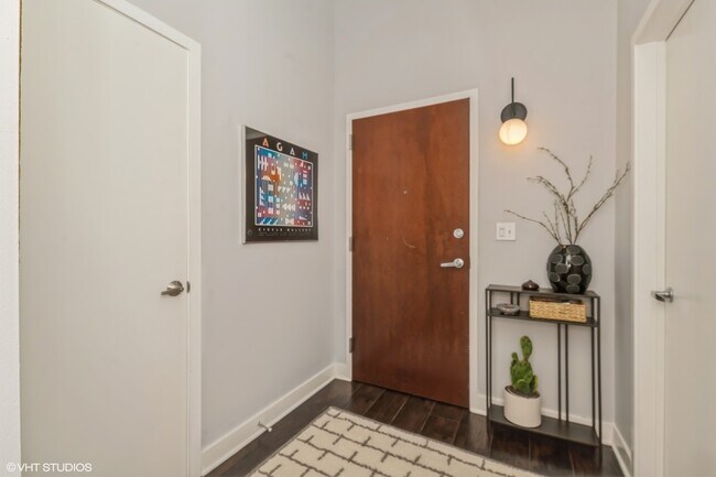 Foto del edificio - 740 W Fulton St