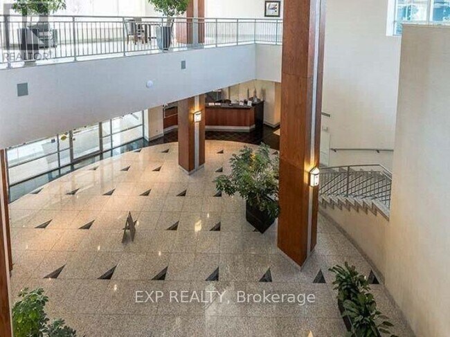 Photo du bâtiment - 18 Harrison Garden Blvd