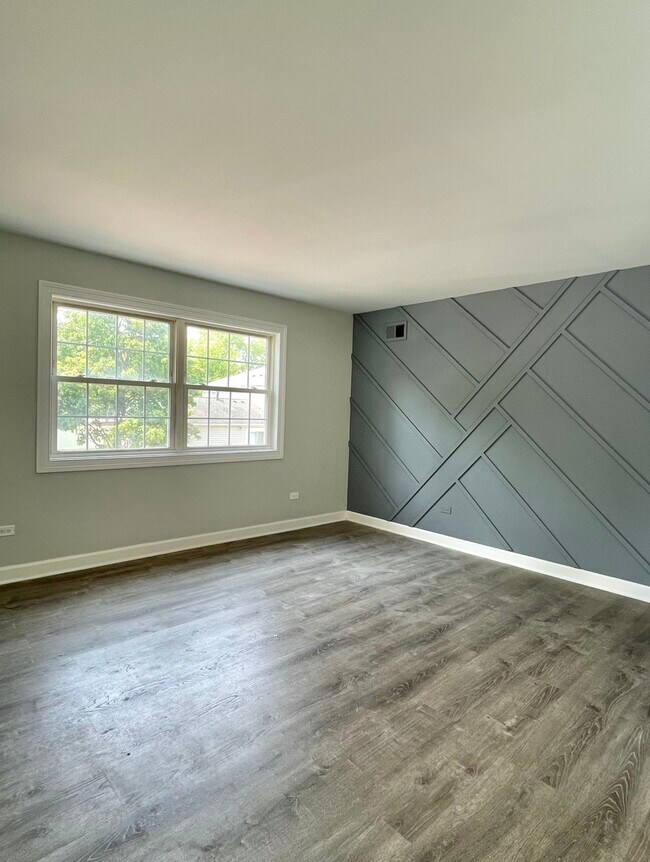 Building Photo - 1214 Cypress Dr