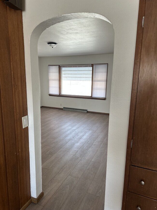 Foto del edificio - 6419 Gardenview Dr