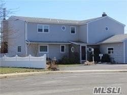 Building Photo - 30 Manor Ln