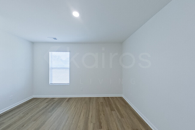 Building Photo - 106 Inez Ave