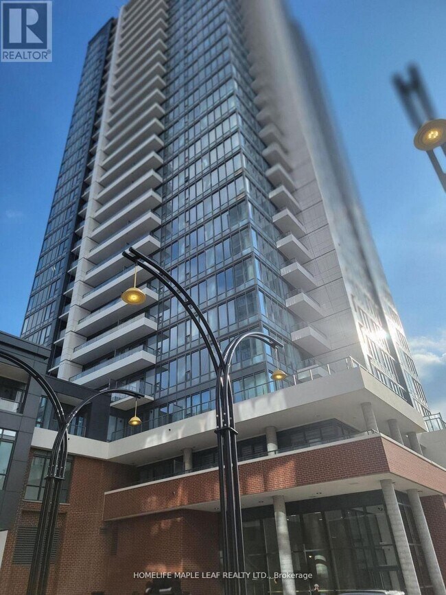 Photo du bâtiment - 15 Wellington St S