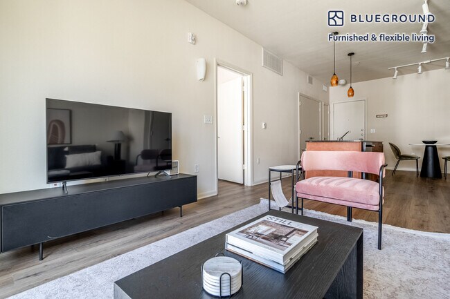 Building Photo - 3210 Esperanza Crossing