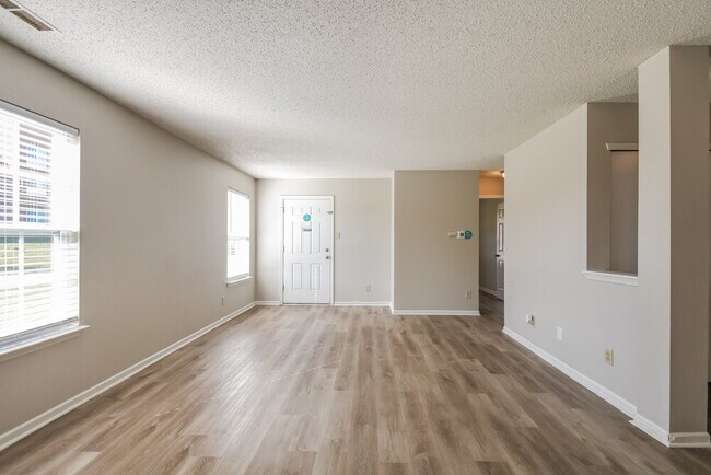 Foto del edificio - 526 Florence Dr