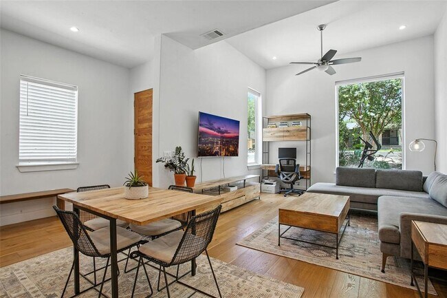 Foto del edificio - 5402 Woodrow Ave