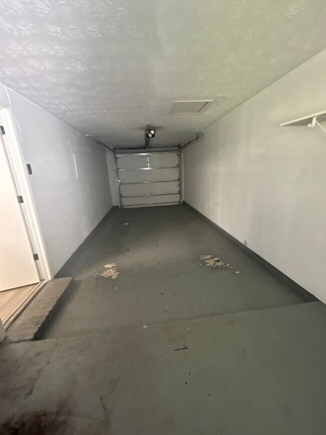 Building Photo - 1214 Santiago Dr