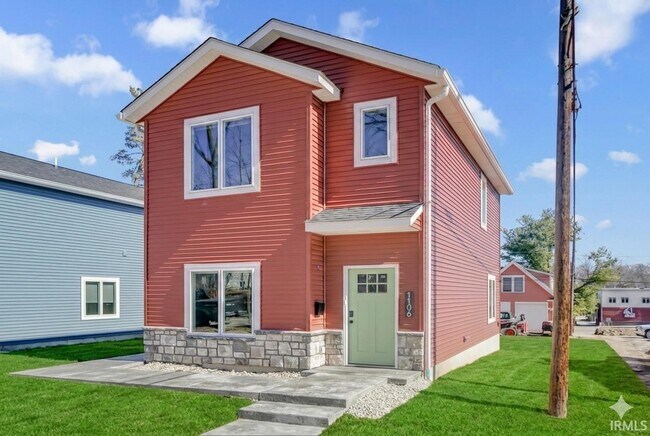 Foto del edificio - 1112 N Woodburn Ave