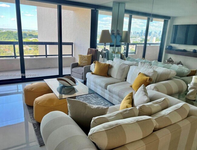 Foto del edificio - 2555 Collins Ave