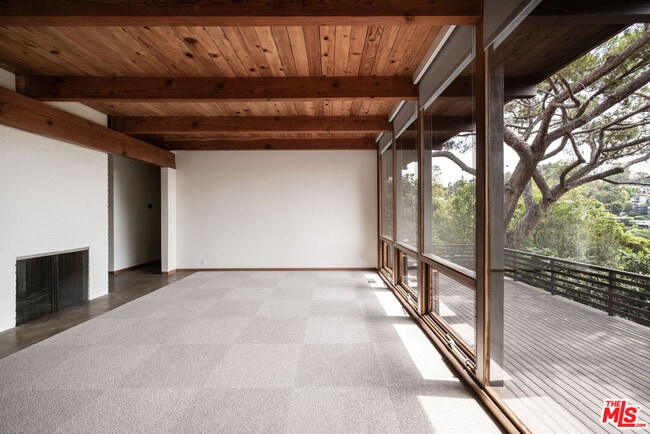 Foto del edificio - 2020 Mayview Dr