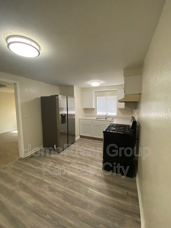 Building Photo - 11531 E Lexington Ave