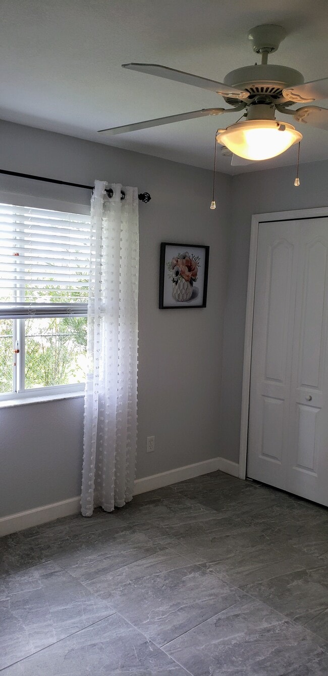 Building Photo - 5122 Lady Slipper Ave