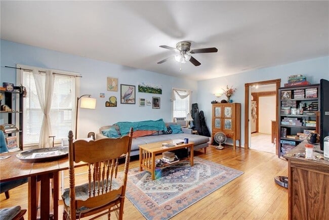 Building Photo - 3203 1/2 Cherrywood Rd