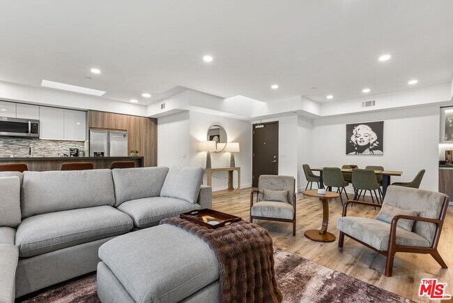 Foto del edificio - 4806 Sylmar Ave