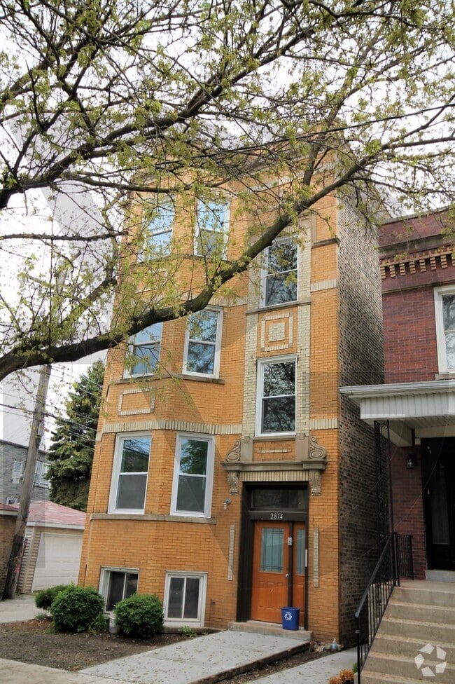 Building Photo - 2814 N Troy St