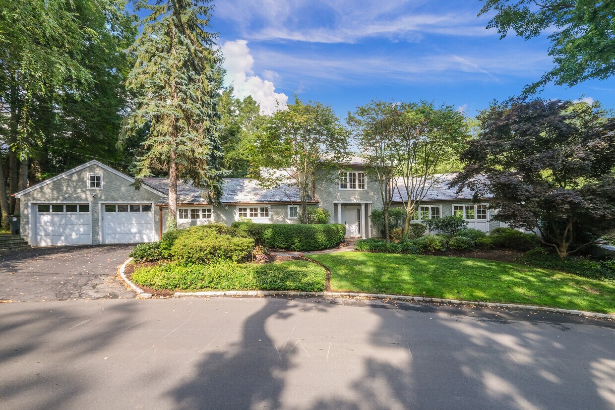 Foto principal - 20 Lawrence Ln
