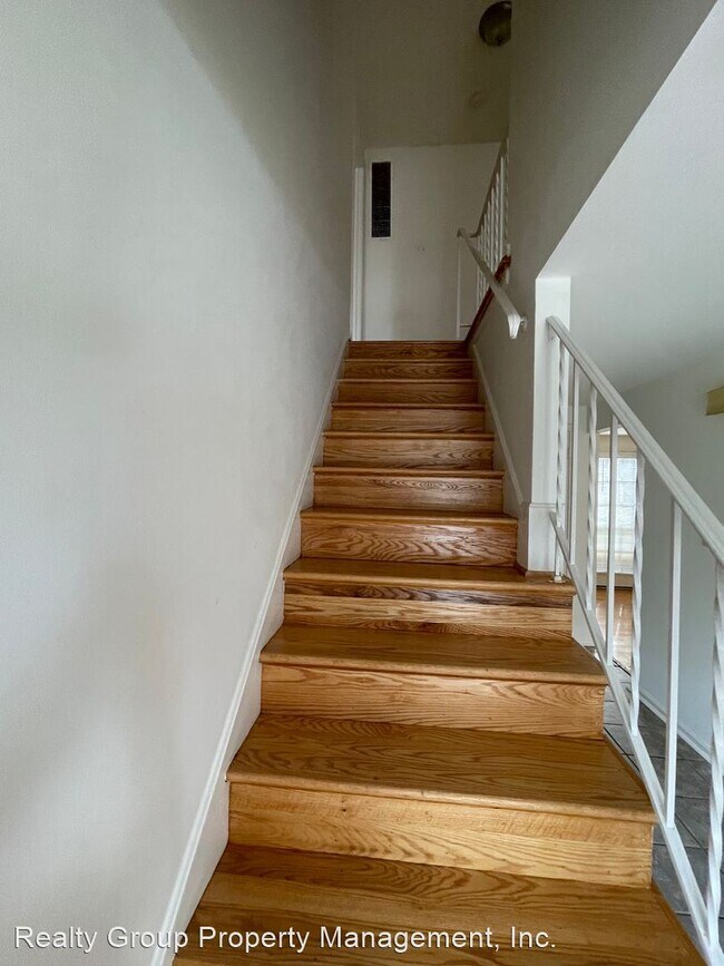 Building Photo - 4 br, 2.5 bath House - 1422 Fallsmead Way