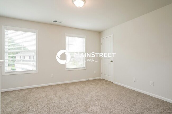 Building Photo - 4 Bedroom Pet-Friendly Home in FRANKLINTON, NC with Main Street Renewal