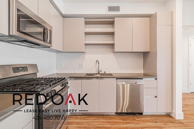 Foto del edificio - 453 S Kenmore Ave