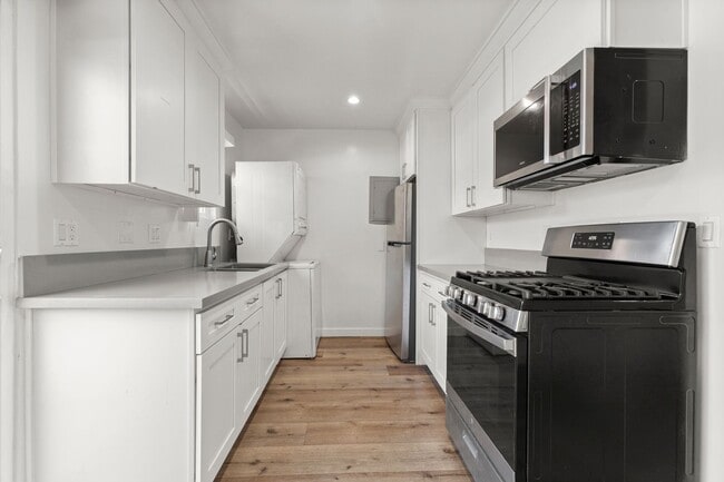 Interior Photo - Rowena
