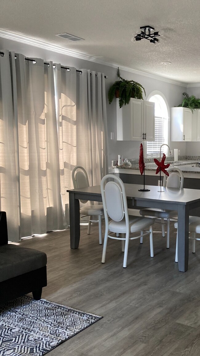 Foto del edificio - 4231 Hibiscus Dr