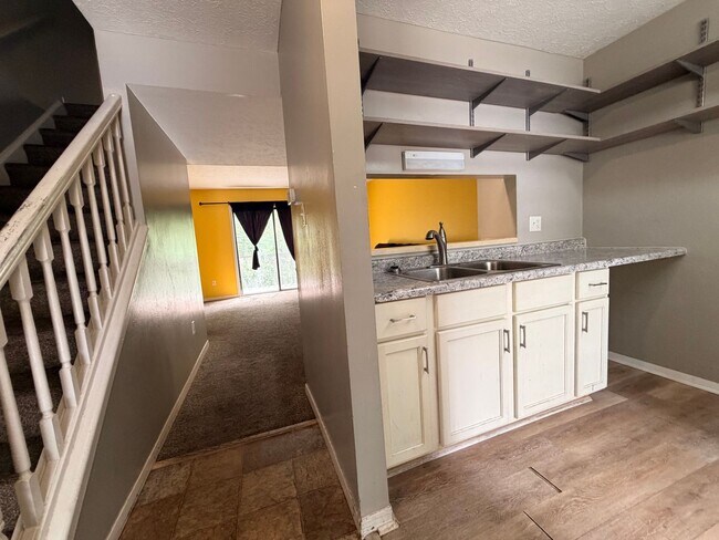 Foto del edificio - Great 3 bed 2.5 Bath on South Side of Bloomington!