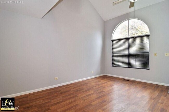 Building Photo - 2 br, 2.5 bath Townhome - 347 Ascot Lane