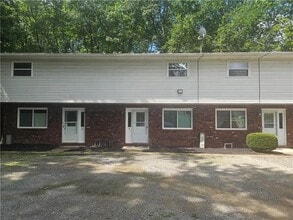 Building Photo - 909 Chapel Rd