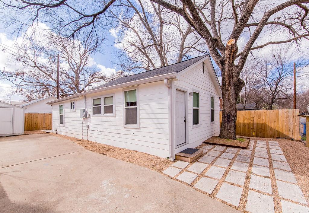Primary Photo - 2017 Riverview St