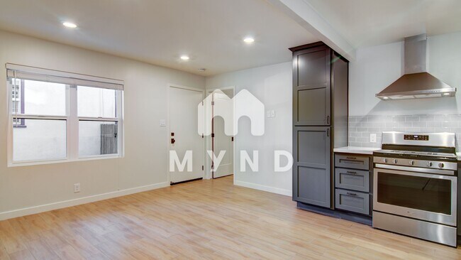 Building Photo - 1724 T St Apt 7