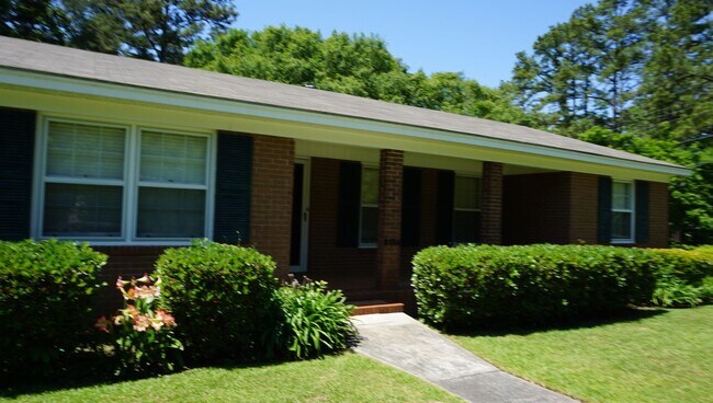 Building Photo - 3 BR 2 BA in Valdosta