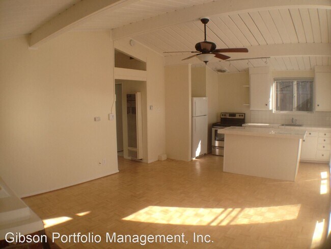 Building Photo - 2 br, 1 bath House - 1072 College Ave.