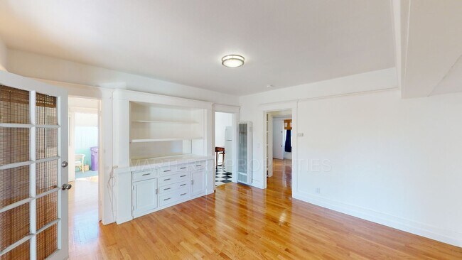 Foto del edificio - Retro Style Two Bedroom, Centrally Located