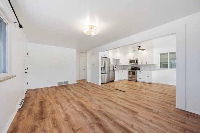 Building Photo - $2,795.95- 4 Bed, 2 Bath Home in Arvada with In-Unit Laundry and Fenced Yard!