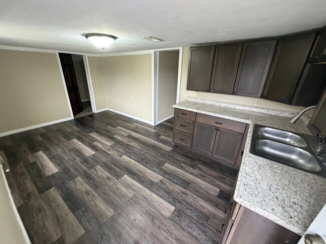 Foto del edificio - 335 Bailey St