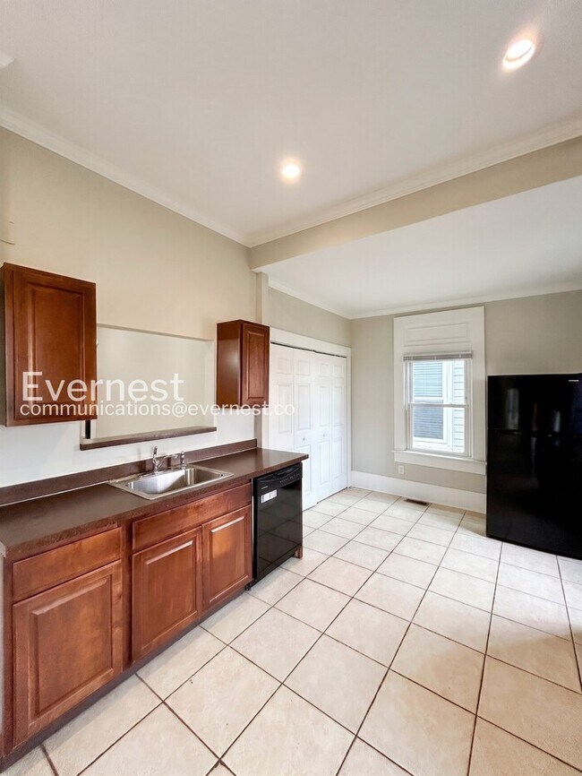 Building Photo - 3 Bed, 2.5 Bath Home with Fenced Yard / Pet-Friendly / Available Soon!