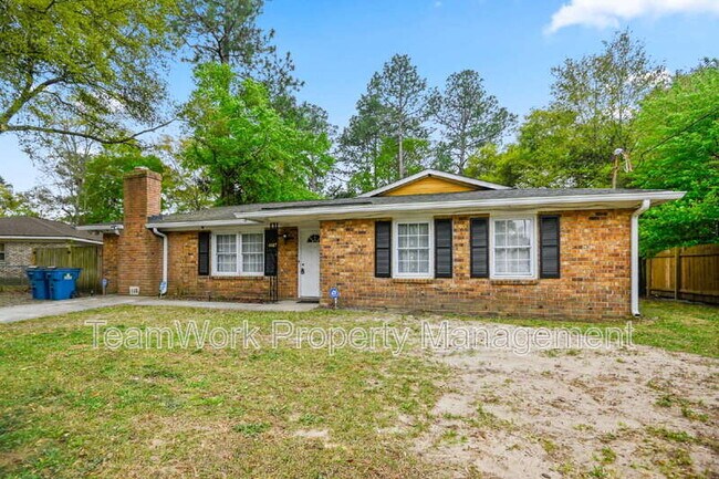 Foto del edificio - 4467 Donwood Cir