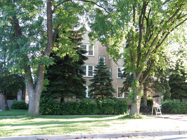 06/10/08 - 4400-4402 W Parker Ave