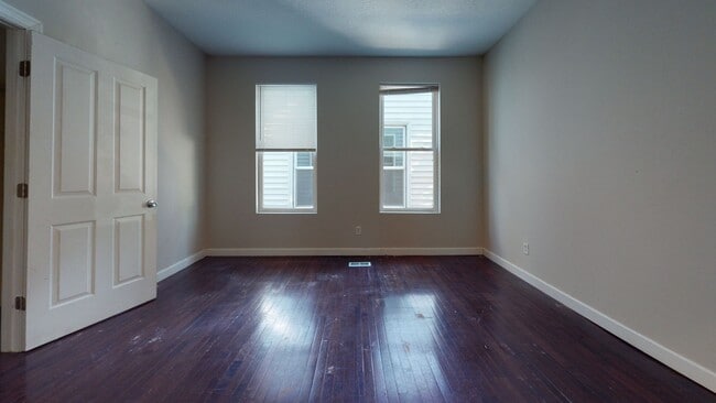 Building Photo - 520 12th Ave SE