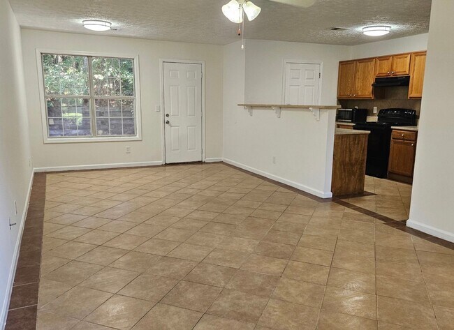 Foto del edificio - 3172 Creekwood Dr