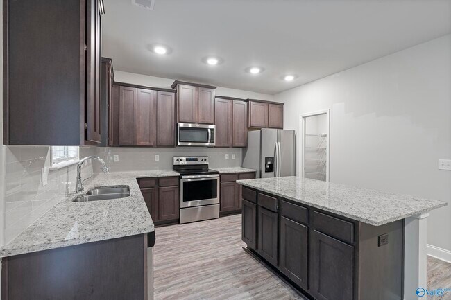 Building Photo - 7206 Dorchester Dr SE