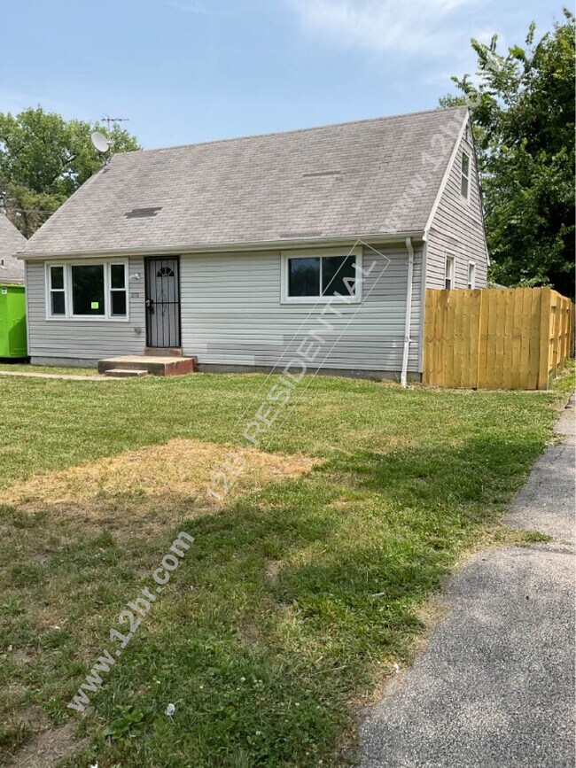 Building Photo - Renovated 4-Bedroom Home with Fenced Yard