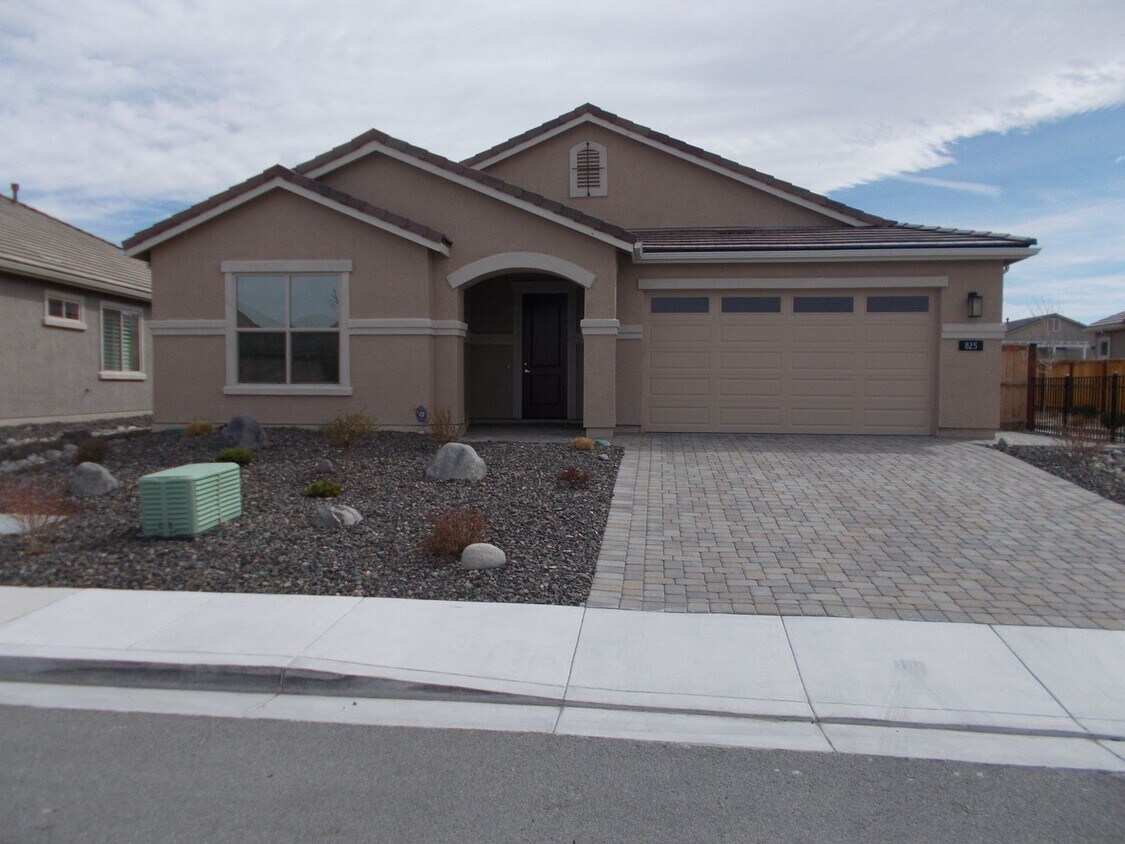 Primary Photo - Immaculate 4 BR, 3.5 Bath, 2 Car Garage Ho...