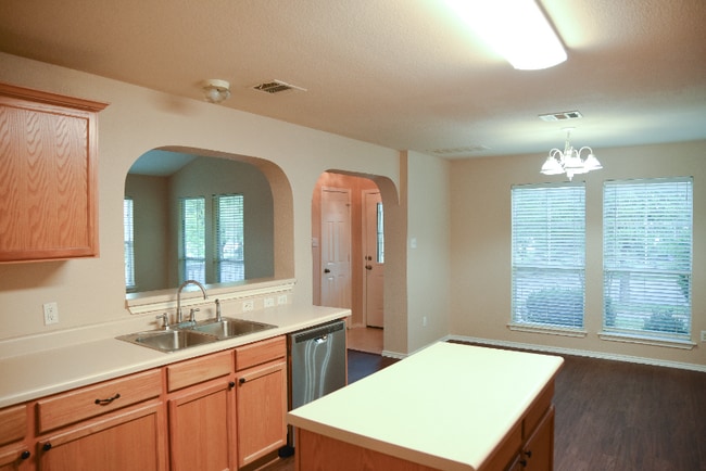 Building Photo - 308 Lava Bed Dr