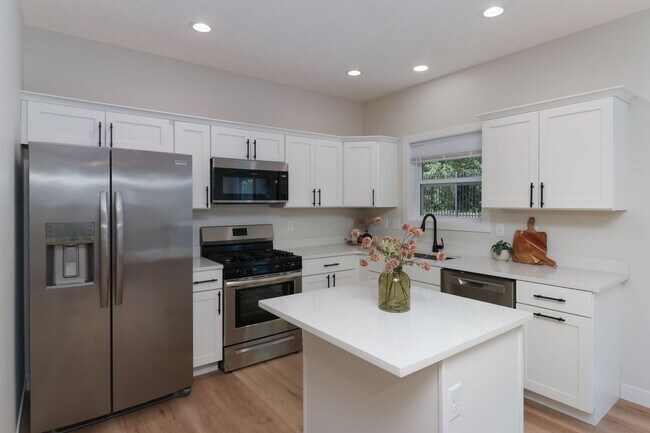 Foto del edificio - New Construction 3 Bedroom Home!