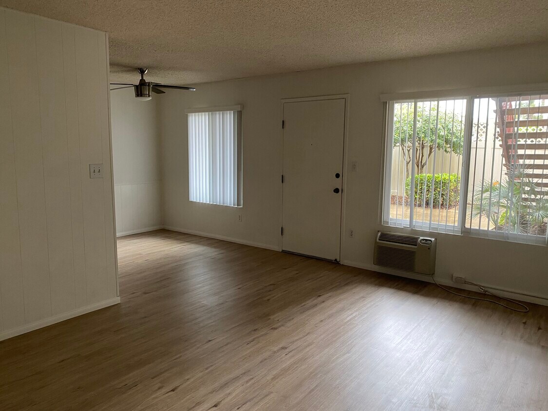 Sala de estar/comedor - 4555 Rainier Ave