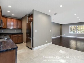 Building Photo - 155 Banksville Pl