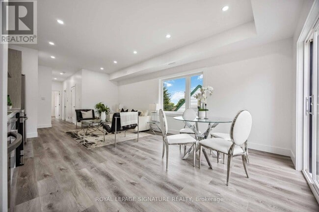 Photo du bâtiment - 14 Hatfield Crescent