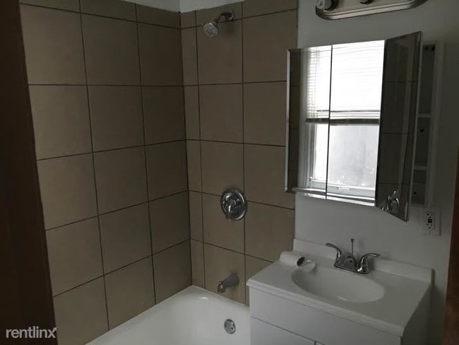 Building Photo - 5237 N 35th St